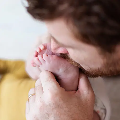 experiencia real de ser padre en Albania